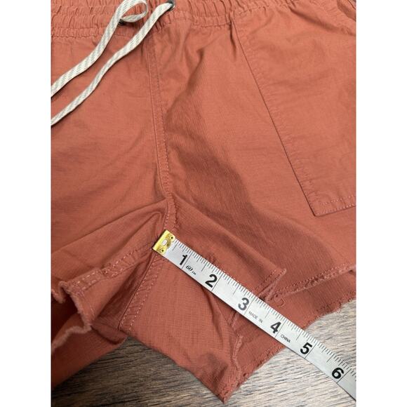 Vuori Ripstop Shorts Womens Medium Raw Hem Stretch Pockets Drawstring Coral - Picture 7 of 7